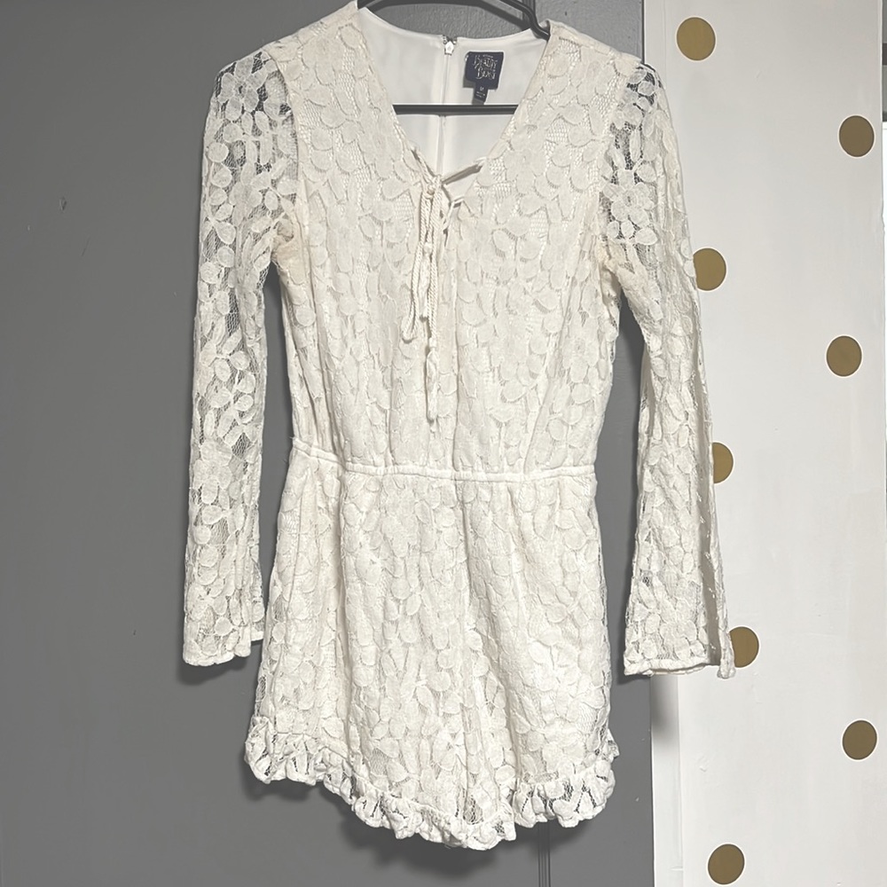 Lacy White Romper size Medium (also fits like a small)